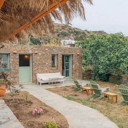 At Sifnos Chrisopigi (Sifnos)