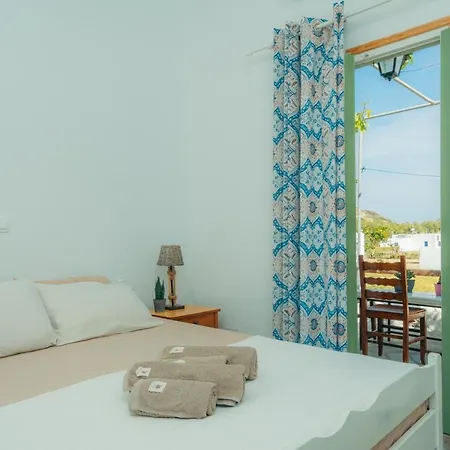 At Sifnos Chrisopigi (Sifnos)